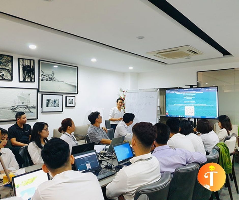 Trung tâm đào tạo khoá học kèm marketing online từ xa tại nhà ở Tân An - Long An